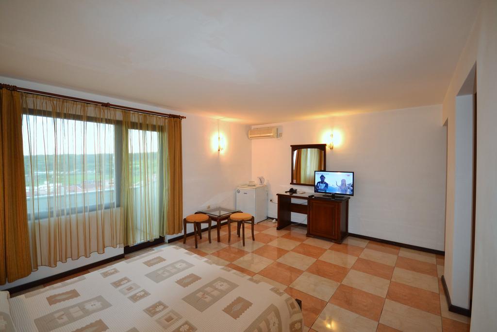 More Family Hotel Sozopol Exterior foto