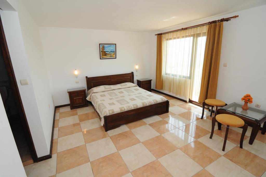 More Family Hotel Sozopol Habitación foto